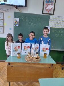 IMG-265422cc6bc96f5d94779bbd42f9e543-V