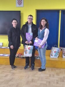 IMG-d15240d625487d58f9ba2015b65dbfb7-V